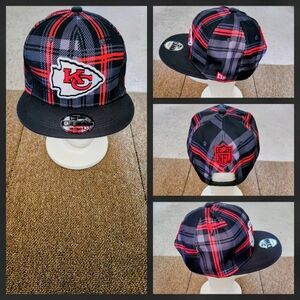 KANSAS CITY CHIEFS NFL FOOTBALL SNAPBACK HAT.